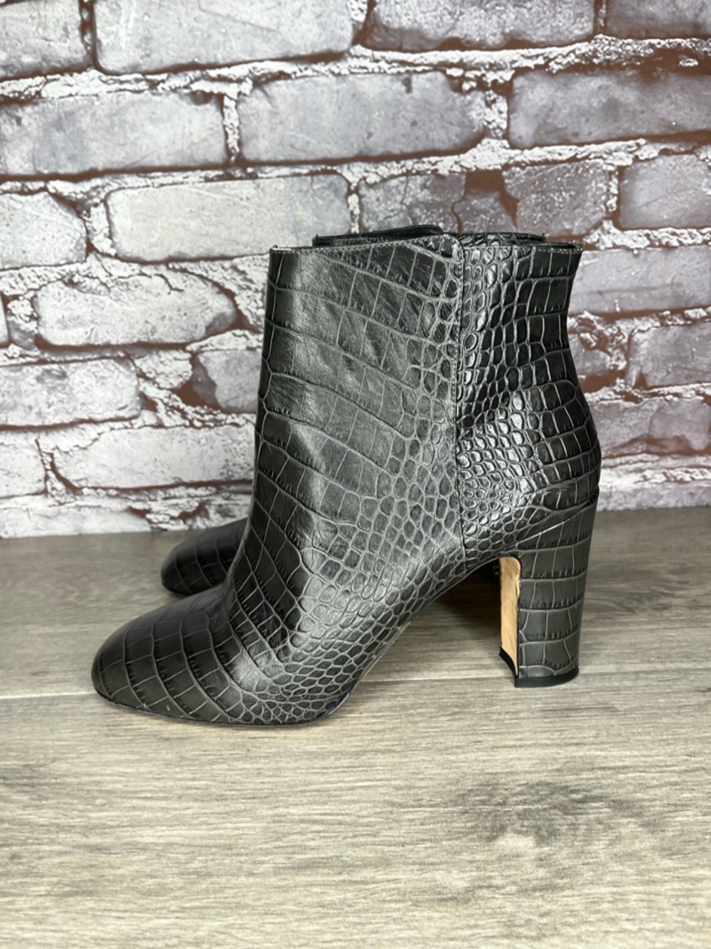 M Grigiarancio Gray Croc Embossed Leather Heeled Ankle Boots Women Sz 40EU Italy